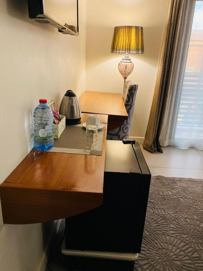 Boun's Hotel Yaoundé Buitenkant foto